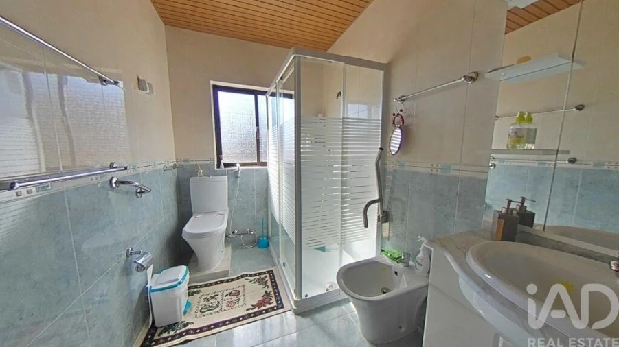 Moradia T4 para Venda em Alvares Foto 13