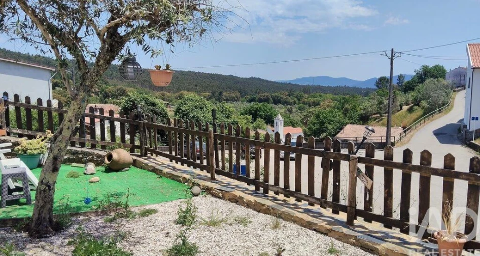 Moradia T4 para Venda em Alvares Foto 5