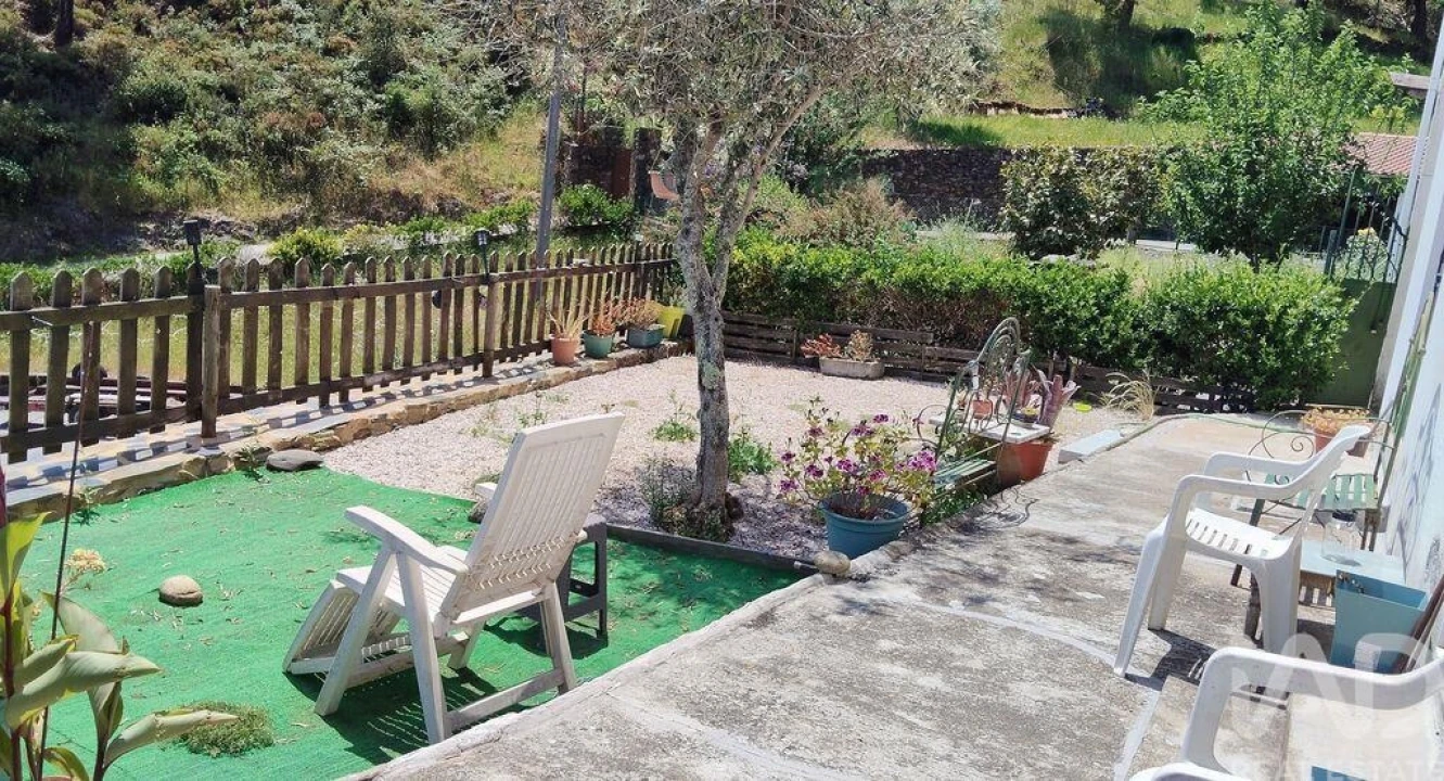 Moradia T4 para Venda em Alvares Foto 4