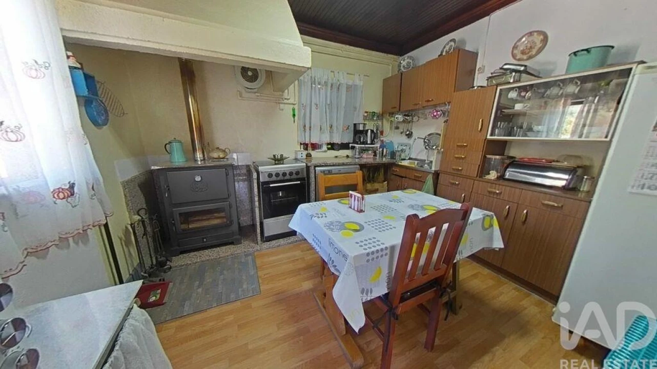 Moradia T4 para Venda em Alvares Foto 12