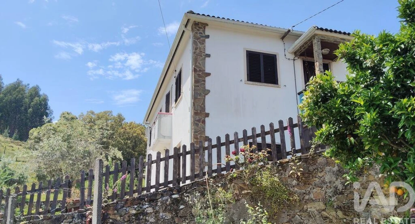 Moradia T4 para Venda em Alvares Foto 6