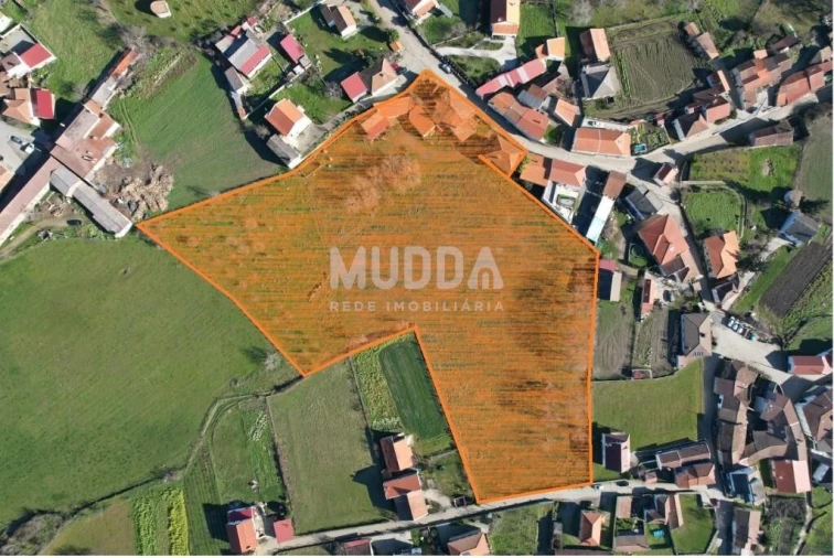 Quinta T3 para Venda em Nogueira