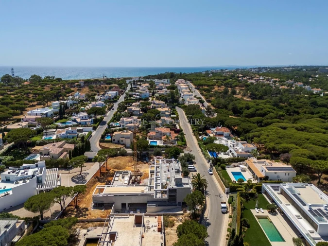 Moradia T8 para Venda em Almancil Foto 14