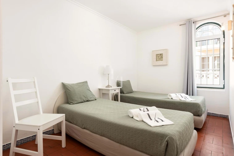 Apartamento T2 para Arrendamento férias em Quarteira Foto 10