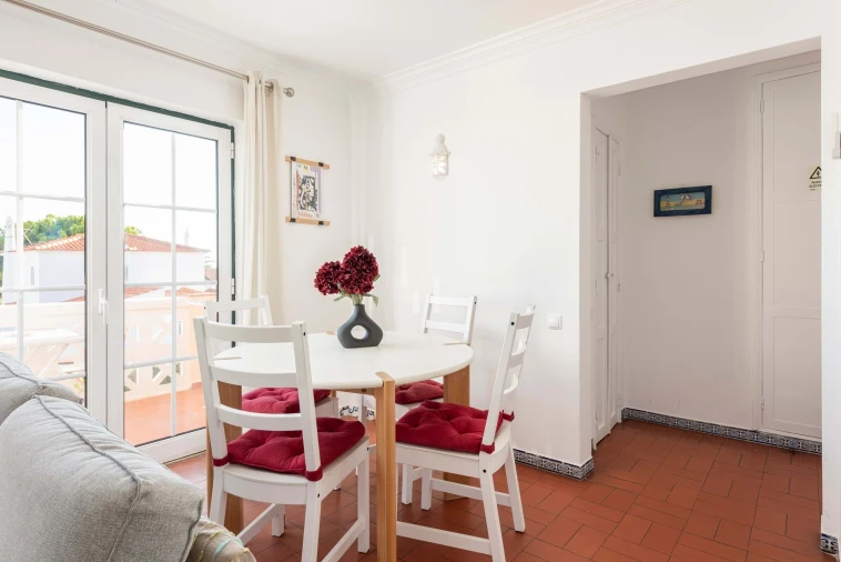 Apartamento T2 para Arrendamento férias em Quarteira Foto 6