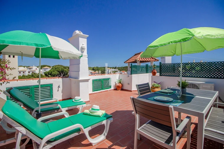 Apartamento para Arrendamento férias em Quarteira Foto 12