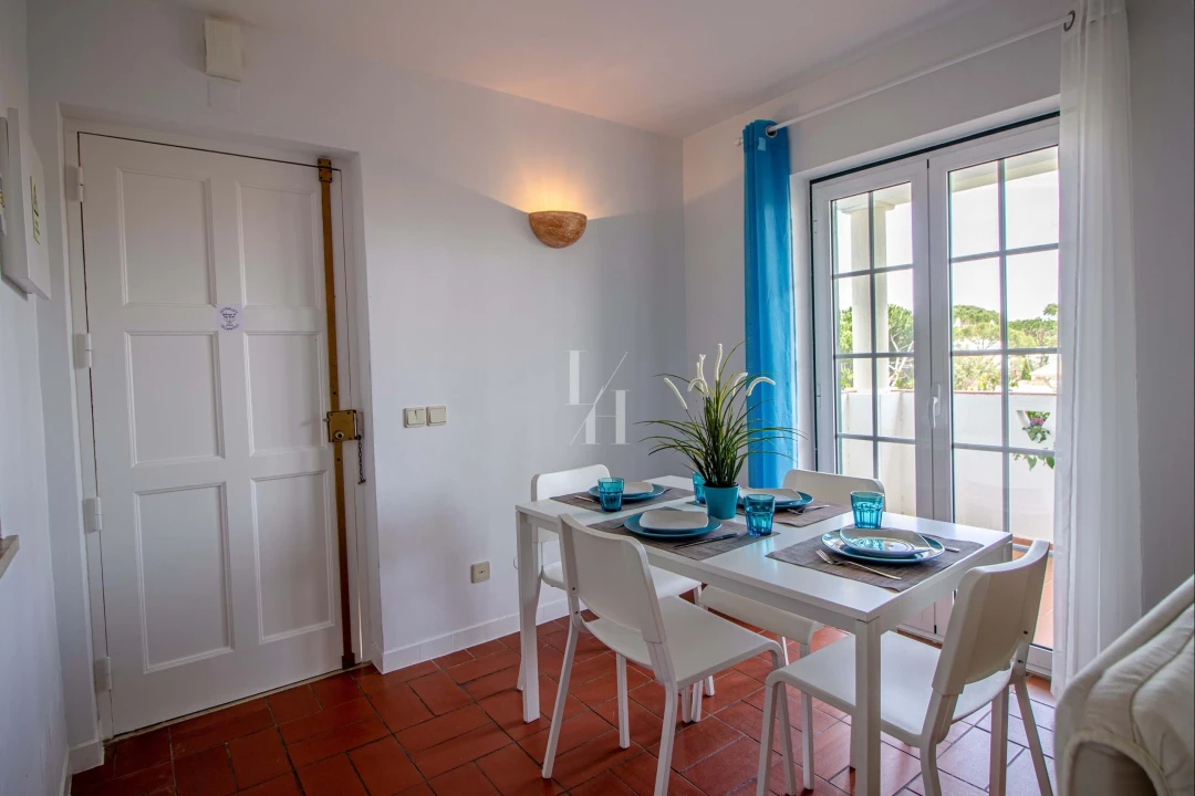 Apartamento T2 para Arrendamento férias em Quarteira Foto 7