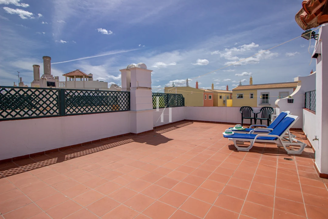 Apartamento T2 para Arrendamento férias em Quarteira Foto 19