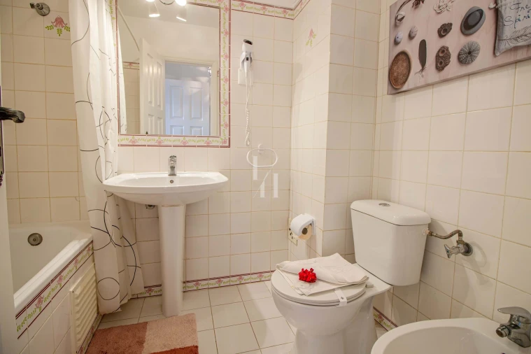 Apartamento T2 para Arrendamento férias em Quarteira Foto 16