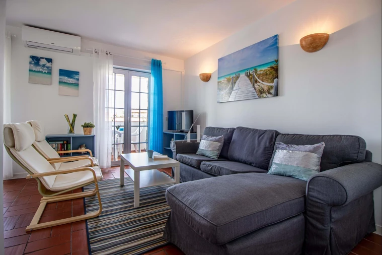 Apartamento T2 para Arrendamento férias em Quarteira Foto 8