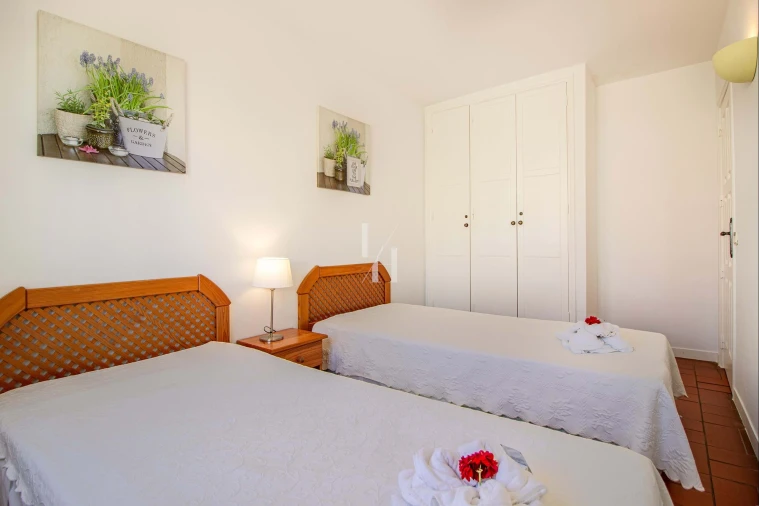 Apartamento T2 para Arrendamento férias em Quarteira Foto 15