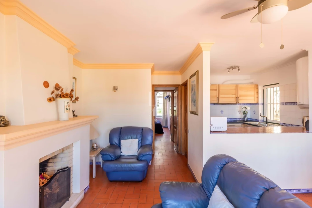 Apartamento T2 para Arrendamento férias em Quarteira Foto 6