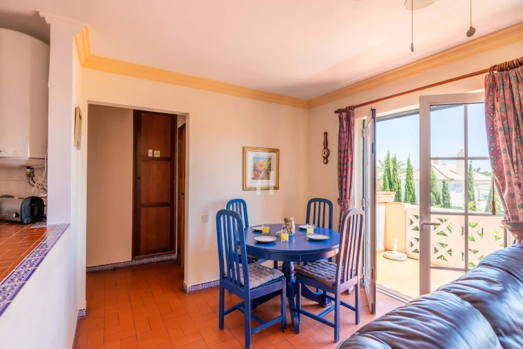 Apartamento T2 para Arrendamento férias em Quarteira Foto 8