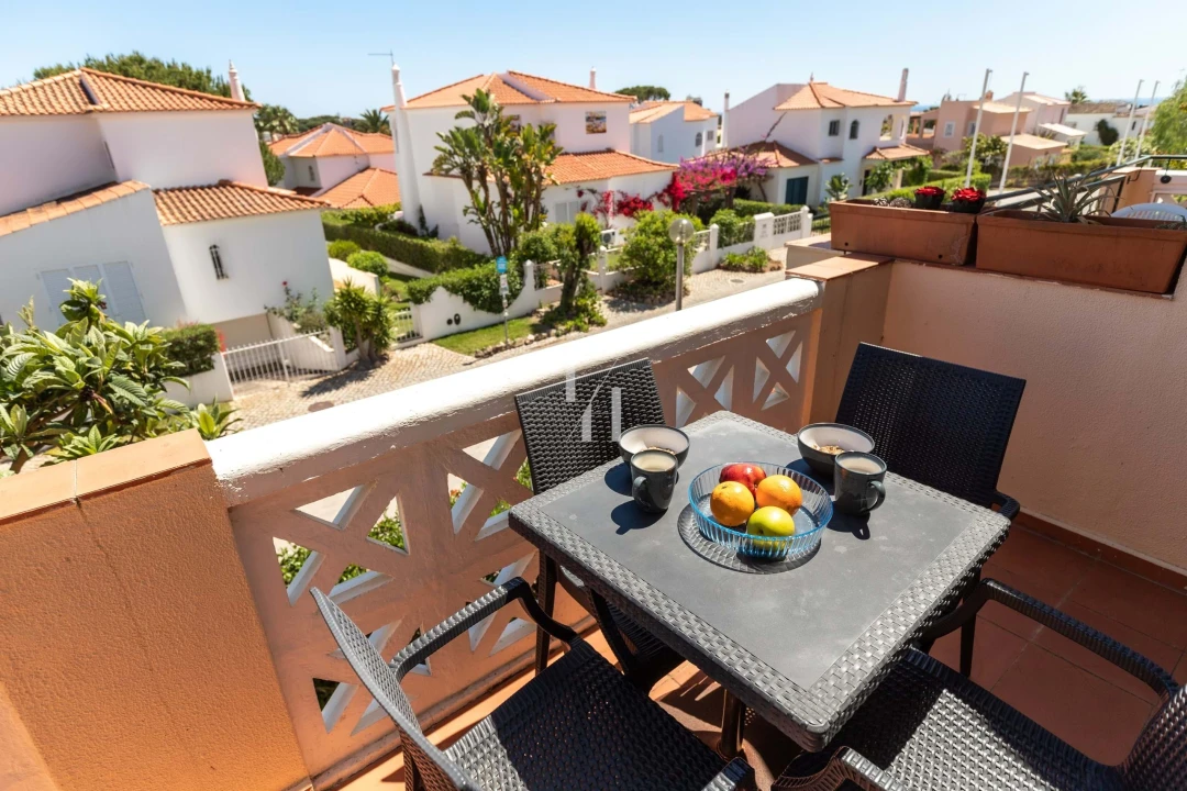 Apartamento T2 para Arrendamento férias em Quarteira Foto 2