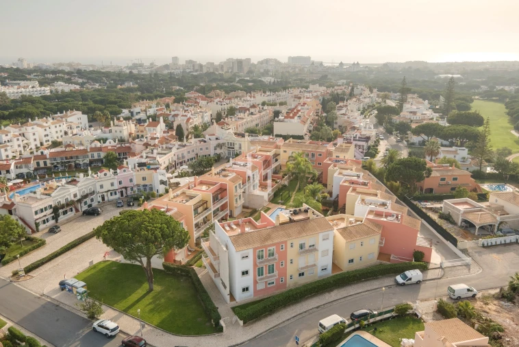 Apartamento T1 para Arrendamento férias em Quarteira Foto 24