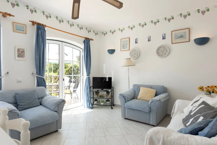 Apartamento T2 para Arrendamento férias em Quarteira Foto 6