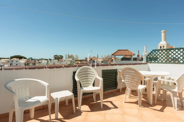 Apartamento T2 para Arrendamento férias em Quarteira Foto 24