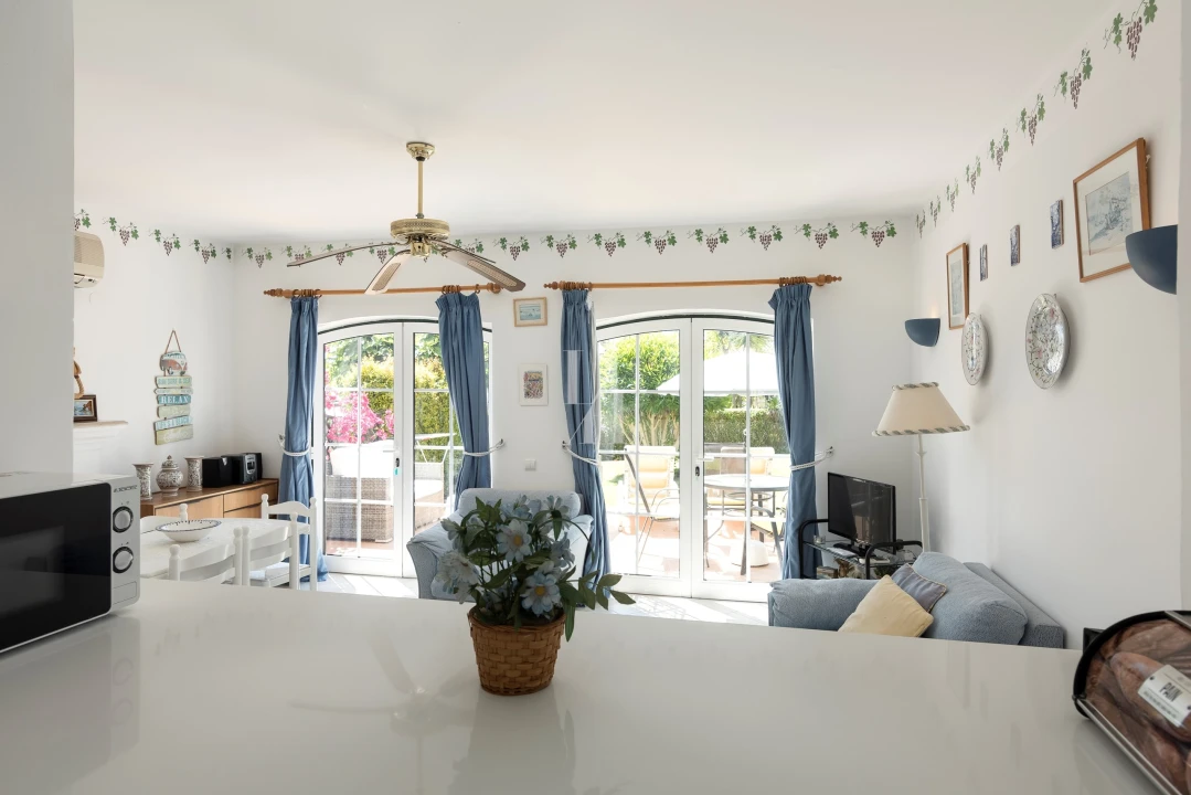 Apartamento T2 para Arrendamento férias em Quarteira Foto 11