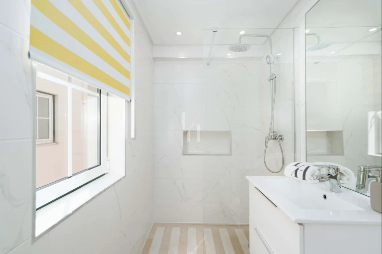 Apartamento T2 para Arrendamento férias em Quarteira Foto 9