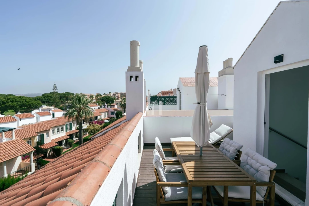 Apartamento T2 para Arrendamento férias em Quarteira Foto 33