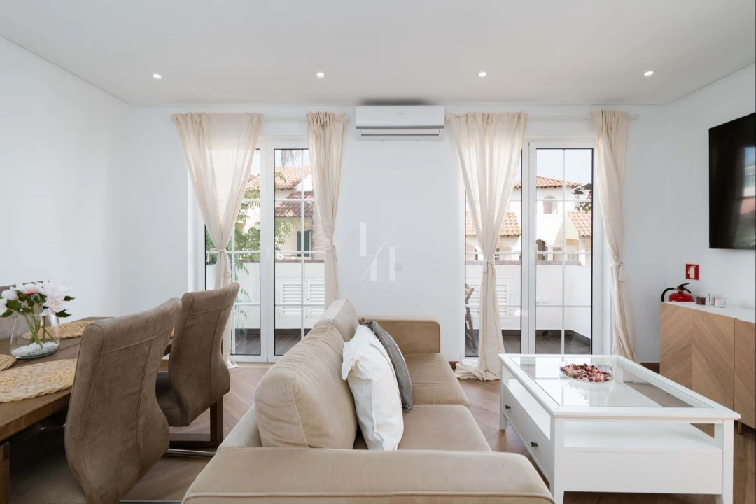 Apartamento T2 para Arrendamento férias em Quarteira Foto 6