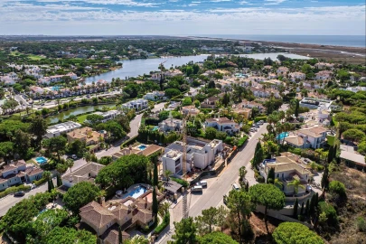 Moradia T5 para Venda em Almancil