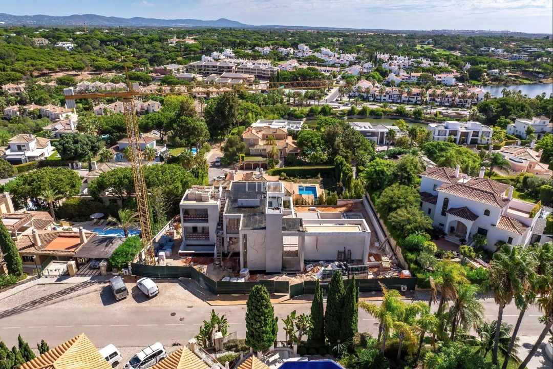 Moradia T5 para Venda em Almancil Foto 6