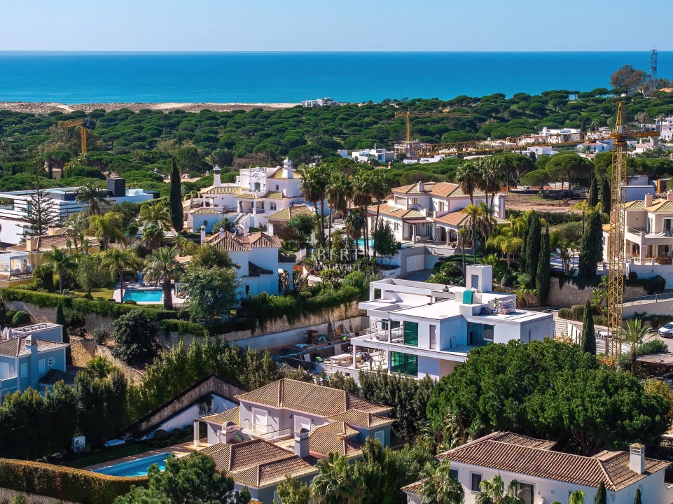 Moradia T5 para Venda em Almancil Foto 1