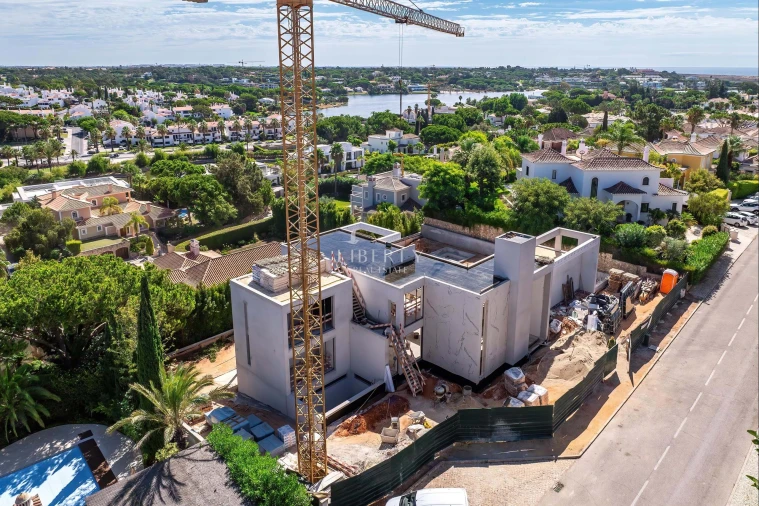 Moradia T5 para Venda em Almancil Foto 5