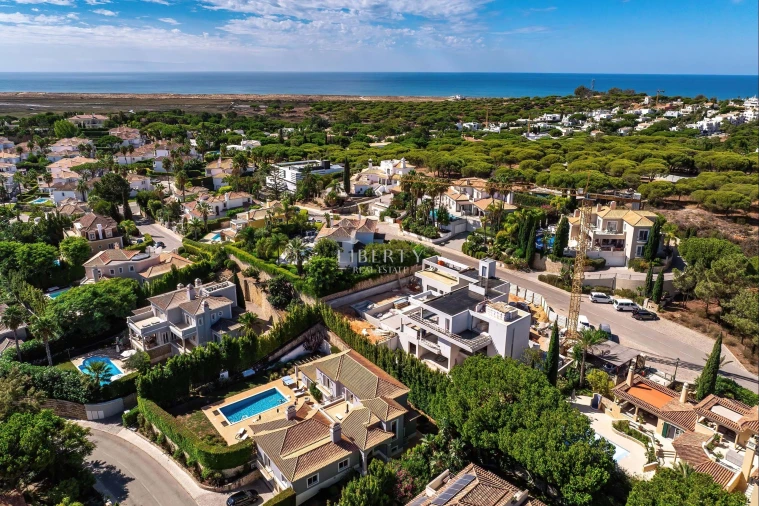 Moradia T5 para Venda em Almancil Foto 9