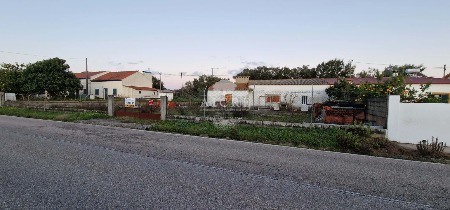 Prédio para Venda em Foros de Arrão Foto 1