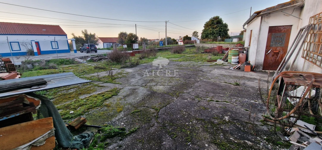 Prédio para Venda em Foros de Arrão Foto 4