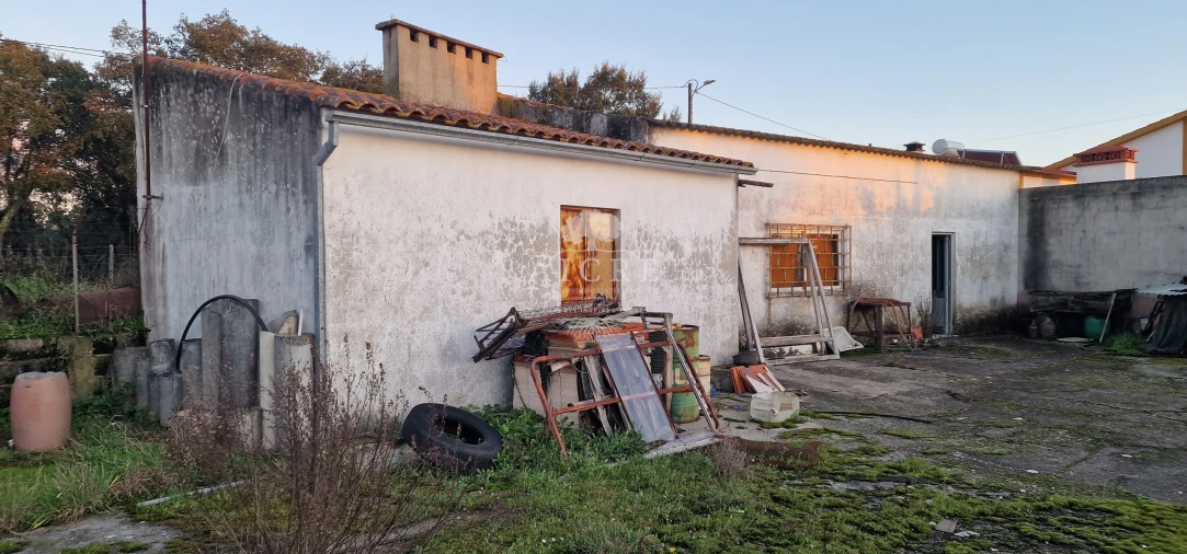Prédio para Venda em Foros de Arrão Foto 6