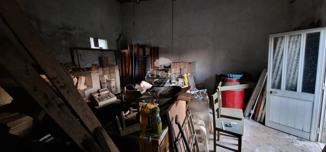 Prédio para Venda em Foros de Arrão Foto 9