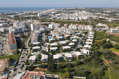 Terreno para Venda em Albufeira e Olhos de Água