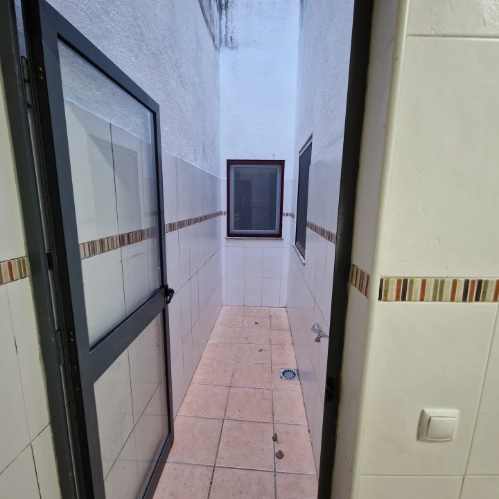 Apartamento T2 para Venda em Sé e São Lourenço Foto 13