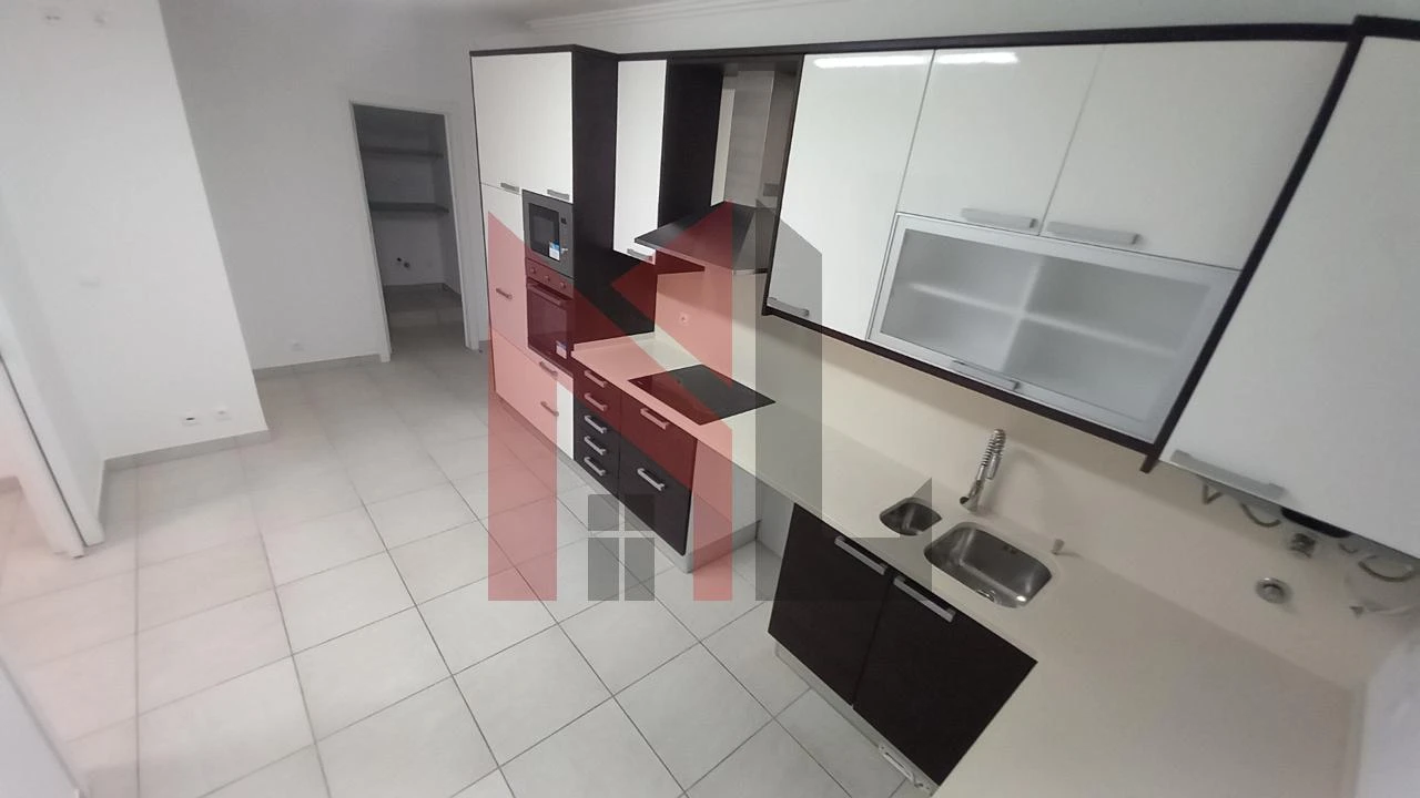 Moradia T4 para Venda em Ericeira Foto 7