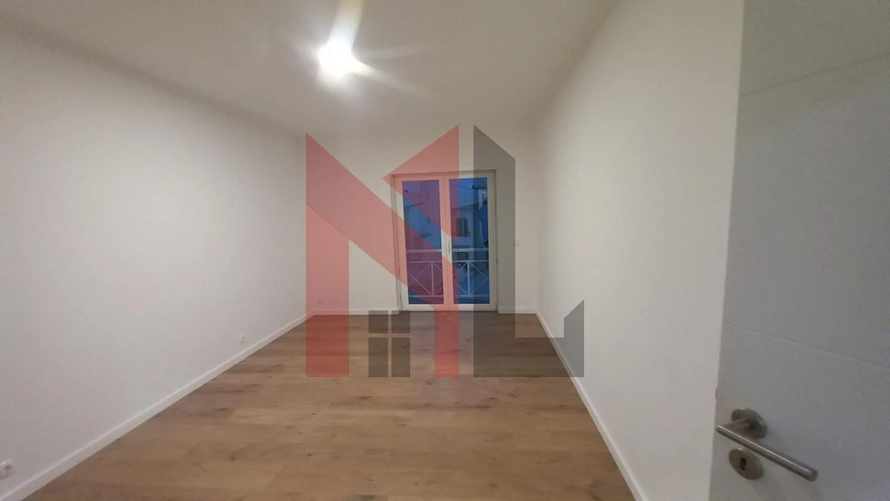 Moradia T4 para Venda em Ericeira Foto 11