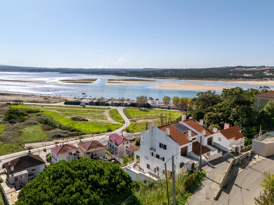 Terreno para Venda em Foz do Arelho Foto 1