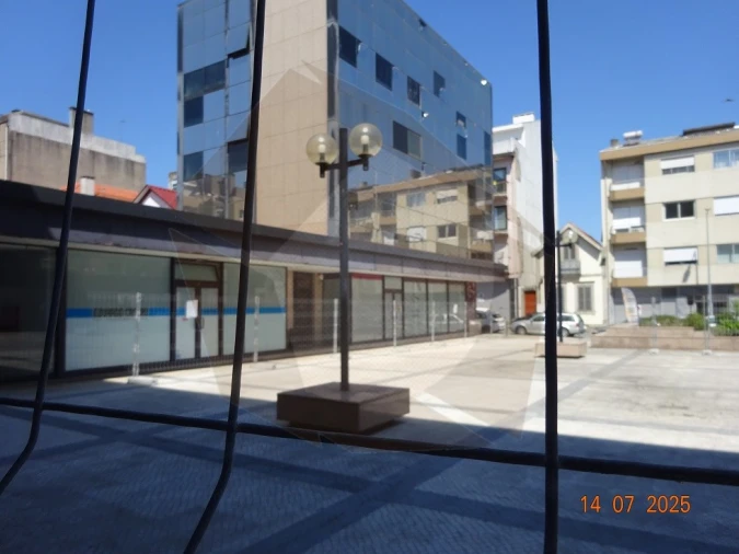 Loja para Arrendamento em Cedofeita, Santo Ildefonso, Sé, Miragaia, São Nicolau e Vitória Foto 2