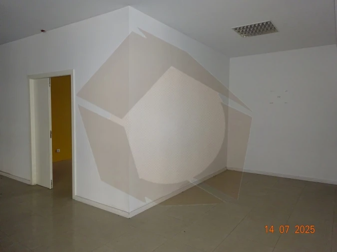 Loja para Arrendamento em Cedofeita, Santo Ildefonso, Sé, Miragaia, São Nicolau e Vitória Foto 8