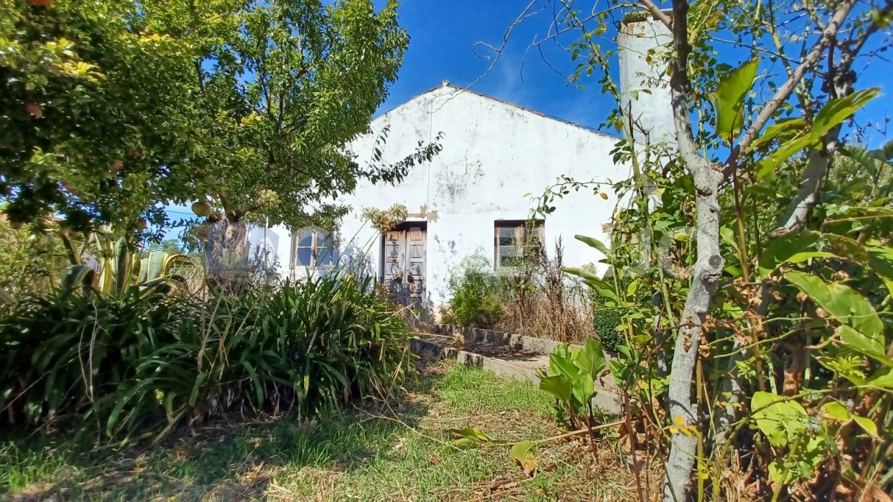 Moradia T4 para Venda em Areias e Pias Foto 1