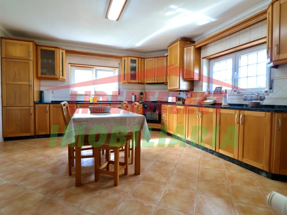 Moradia T4 para Venda em Silveira Foto 3