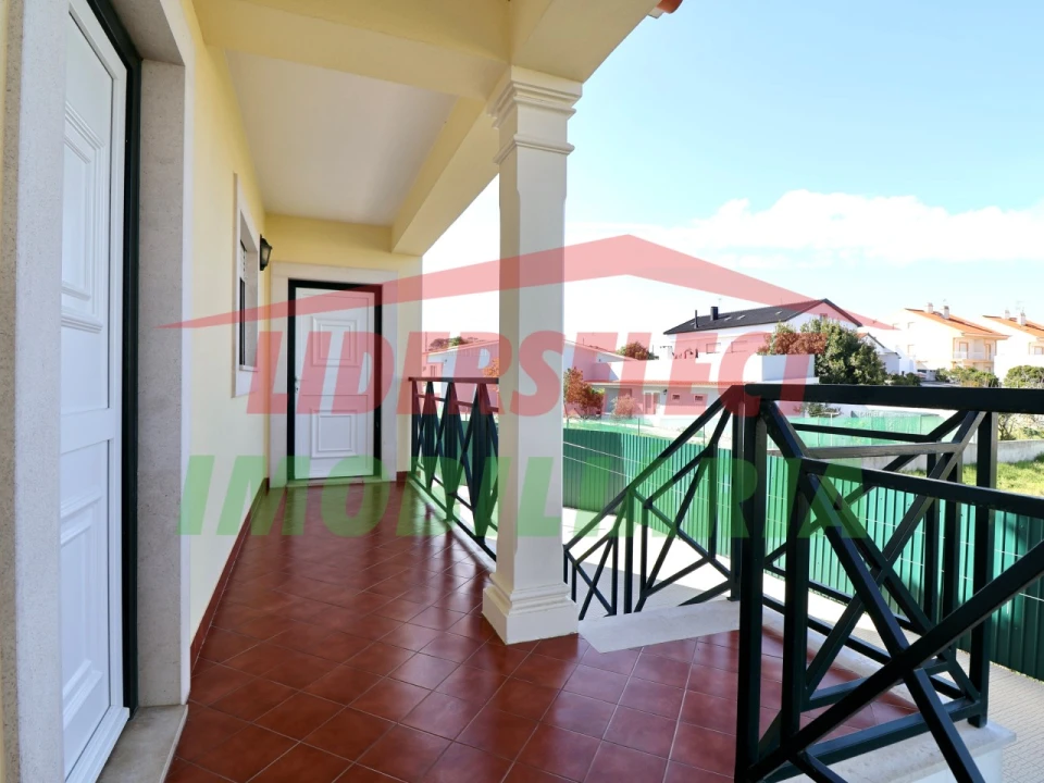 Moradia T4 para Venda em Silveira Foto 18