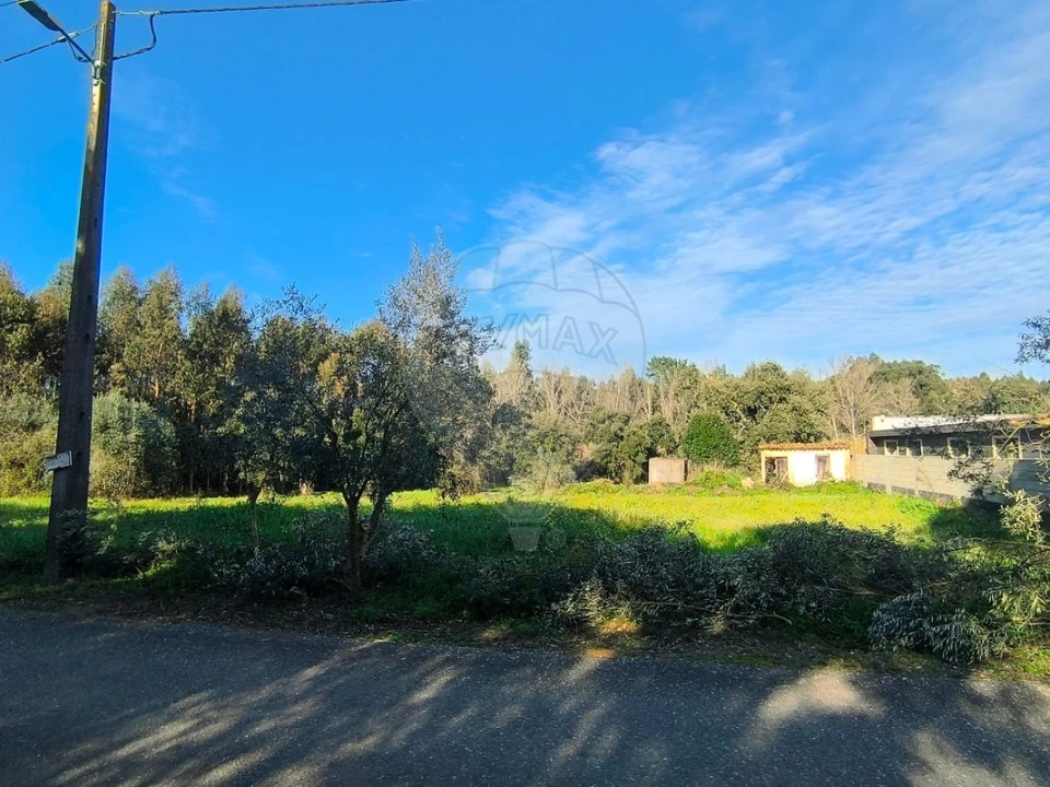 Terreno para Venda em Outeiro da Cortiçada e Arruda dos Pisões Foto 1