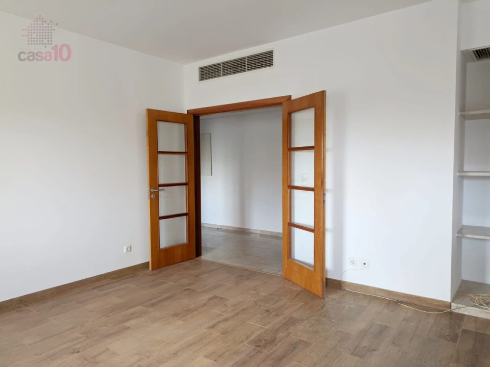 Apartamento T3 para Venda em Parque das Nações Foto 5