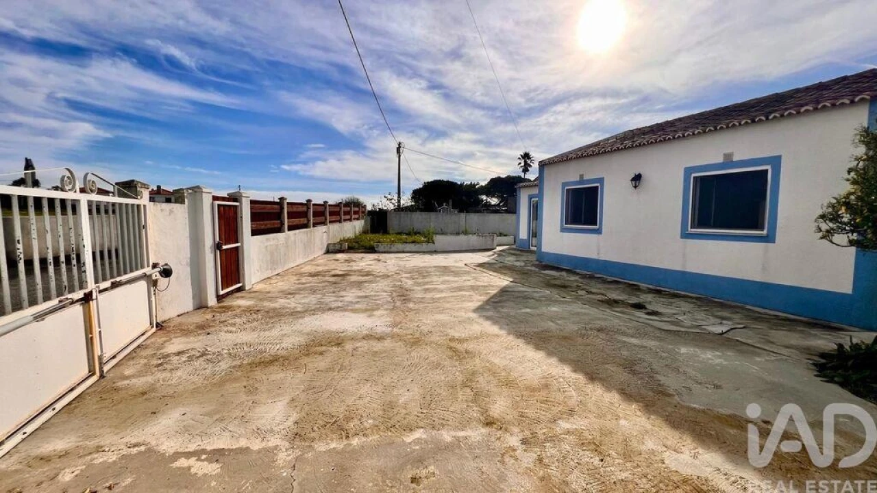 Moradia T2 para Arrendamento em Santo Isidoro Foto 25