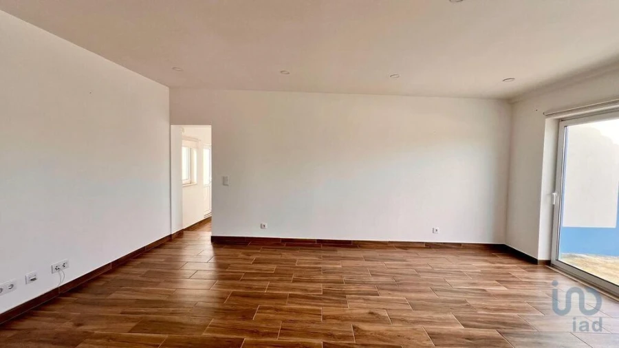 Moradia T2 para Arrendamento em Santo Isidoro Foto 11