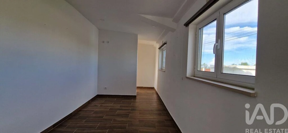 Moradia T2 para Arrendamento em Santo Isidoro Foto 22