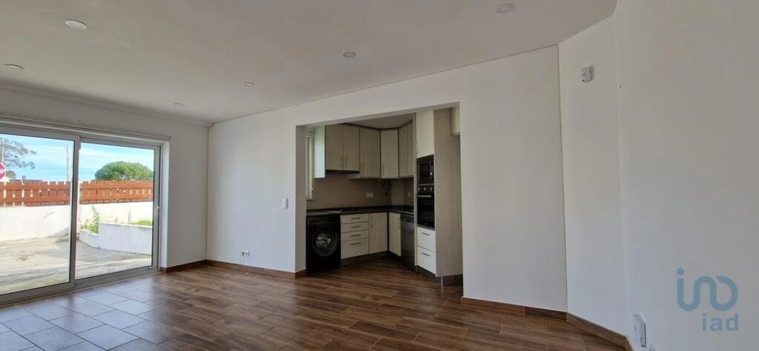 Moradia T2 para Arrendamento em Santo Isidoro Foto 13